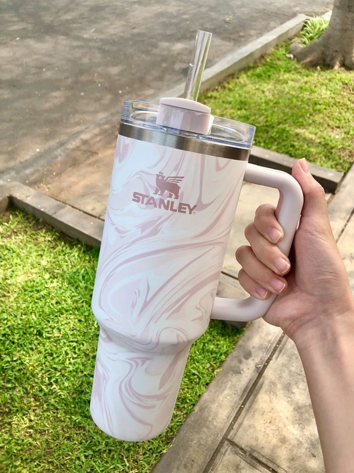 The Quencher H2.0 Tumbler 40 OZ With Lid & Straw (Rose Quartz Swirl)