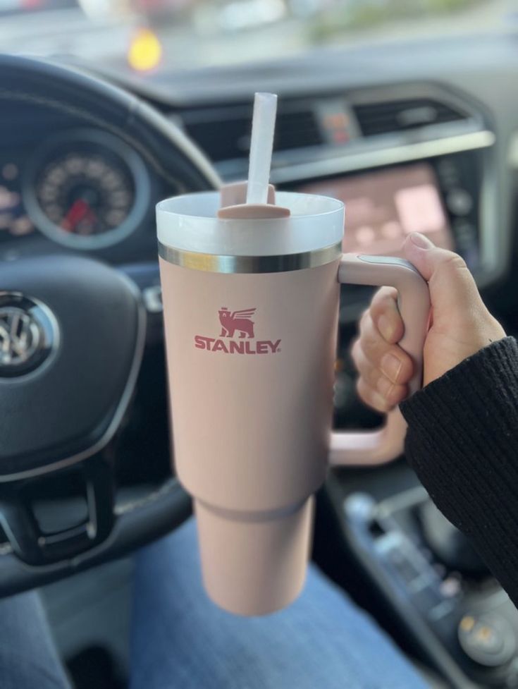 The Quencher H2.0 Tumbler Pre-Order 40 OZ With Lid & Straw (Pink Dust)