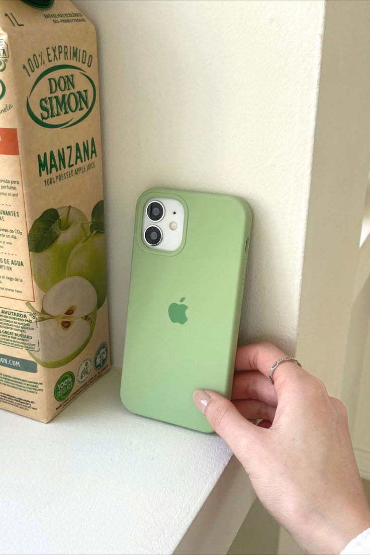 iPhone Liquid Silicone Logo Case (Green)