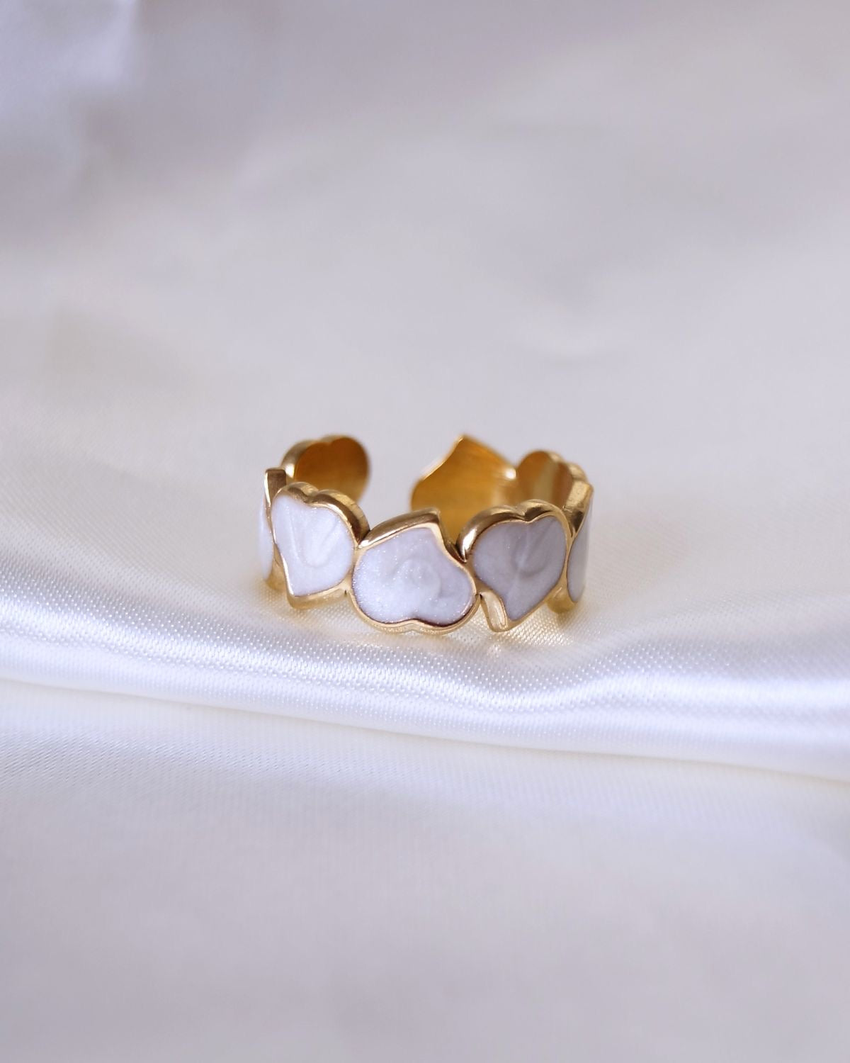 White Golden Heart Amore Adjustable Ring