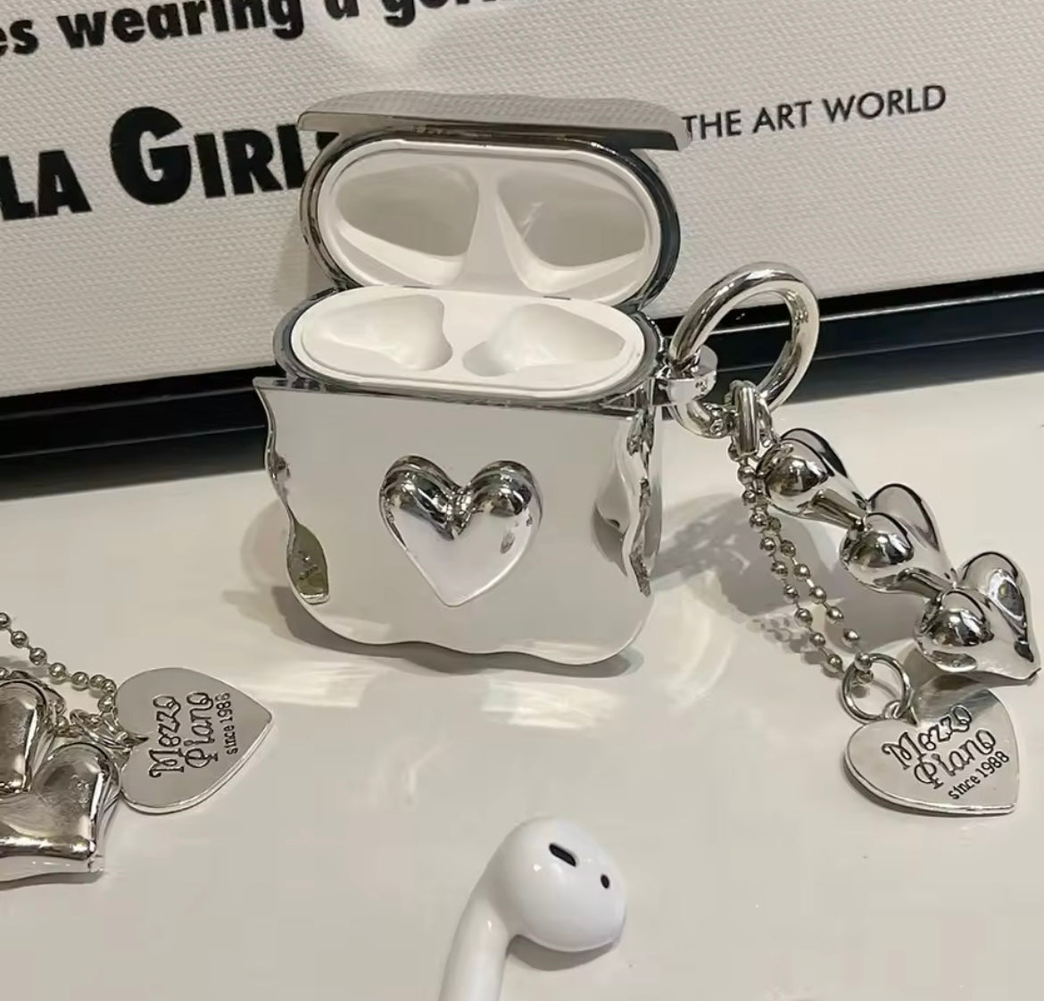 Luxury Electroplated Wavy Silver 3D Heart Charm Airpod Case