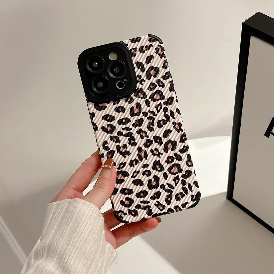 White Leopard Textured Soft Case