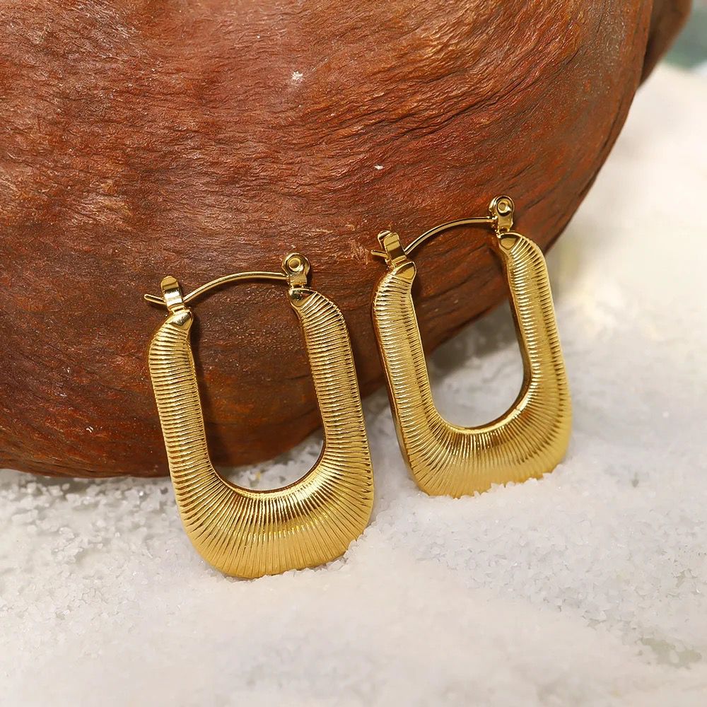 Paloma Hoop Earring